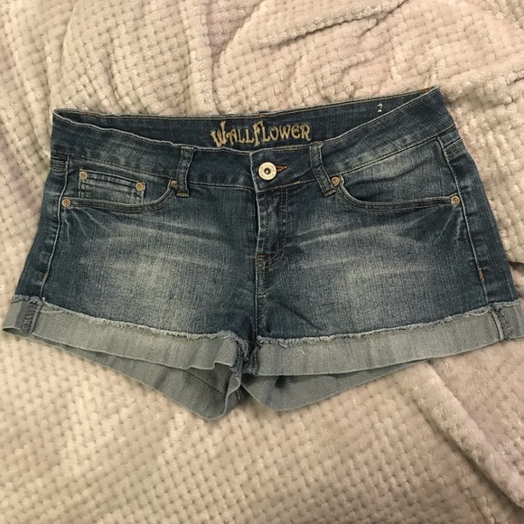 Wallflower Jean shorts - Picture 1 of 4